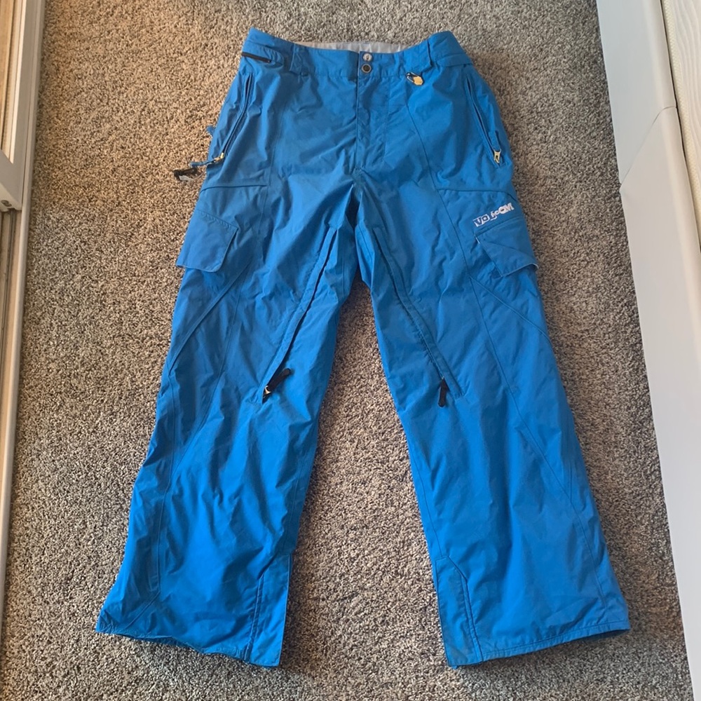 Volcom men’s snowboarding pants size M